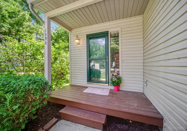 Photo 3 of Condo for sale at 1390 Patricia Ave, Ann Arbor, MI 48103 | MLS# 20261044560 | Listing updated on 2026-09-05