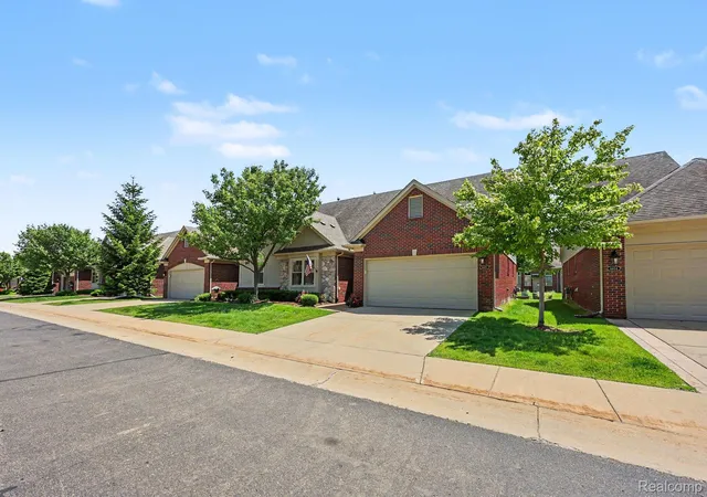 Photo 4 of Condo for sale at 6670 Lexington Ave S, Shelby Township, MI 48317 | MLS# 20261044578 | Listing updated on 2026-06-18