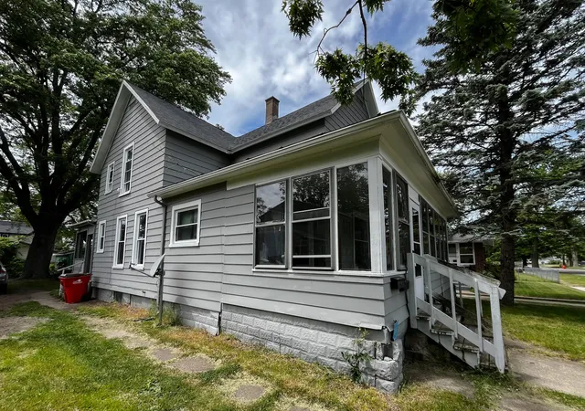 3rd image of 774 Lavette Ave, Benton Harbor, MI 49022 | MLS# 69026029297