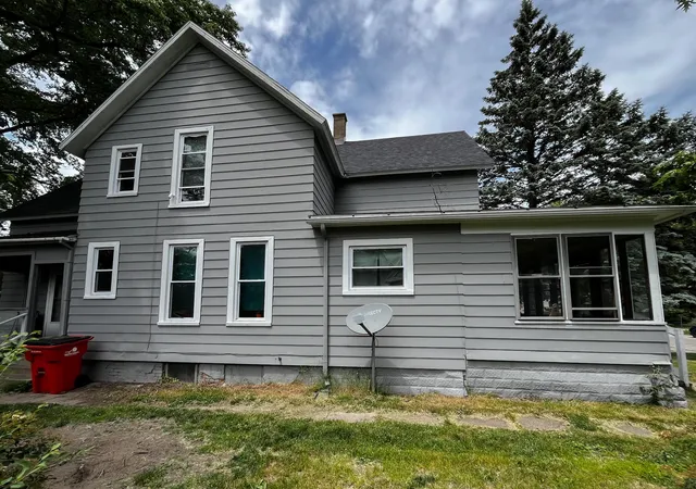 4th image of 774 Lavette Ave, Benton Harbor, MI 49022 | MLS# 69026029297