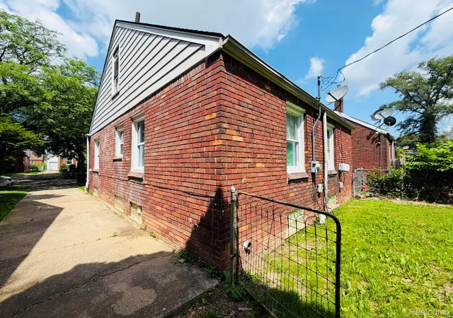 Photo 3 of Single family home for sale at 8260 Coyle St, Detroit, MI 48228 | MLS# 20261044586 | Listing updated on 2026-07-24
