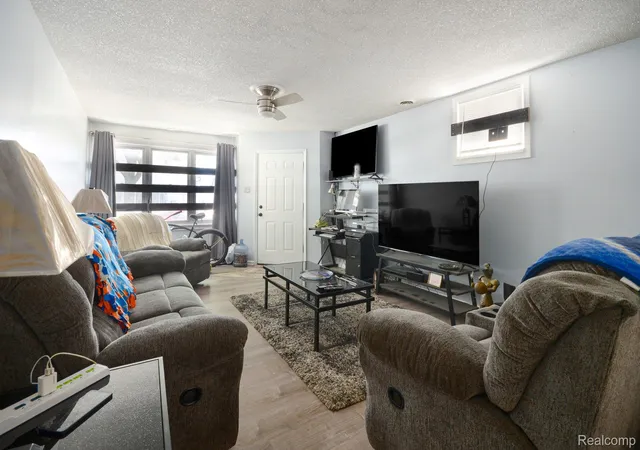 Listing Photo 5 - Condo for sale in building located at 12001 Saint Aubin St, Hamtramck, MI 48212