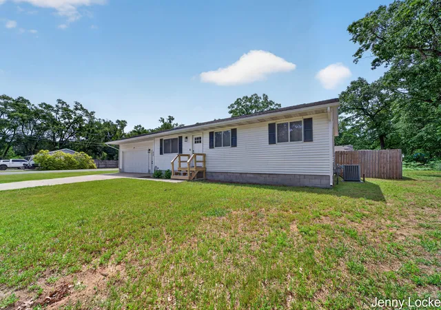 Homes for sale in Muskegon Charter Township Muskegon, MI | 2391 Macarthur Rd, Muskegon Charter Township Muskegon, MI 49442 | MLS# 71026029299