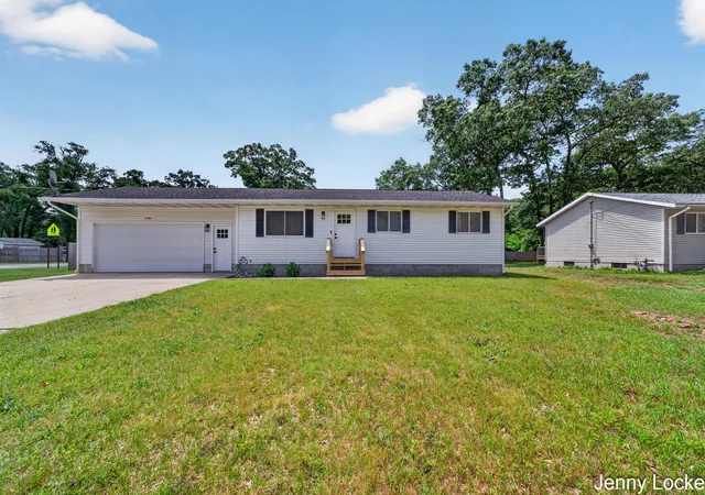 Homes for sale in Muskegon Charter Township Muskegon, MI | 2391 Macarthur Rd, Muskegon Charter Township Muskegon, MI 49442 | MLS# 71026029299
