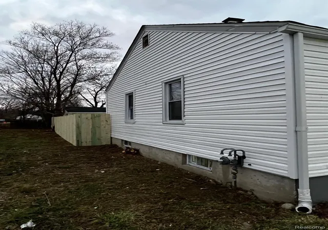 Photo 2 of Single family home for sale at 8695 Evergreen Ave, Detroit, MI 48228 | MLS# 20261044592 | Listing updated on 2026-06-15