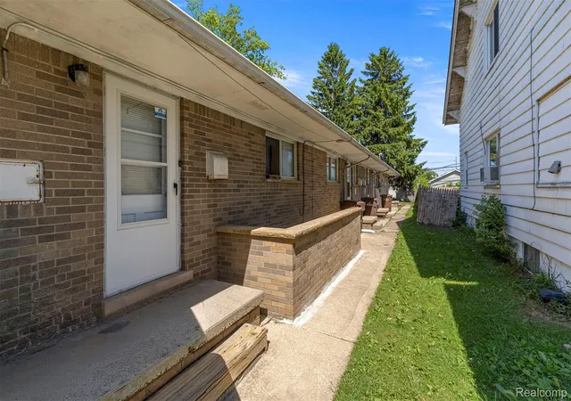 Photo 18 of Multi family home for sale at 4077 Columbus St, Wayne, MI 48184 | MLS# 20261044594 | Listing updated on 2026-06-17