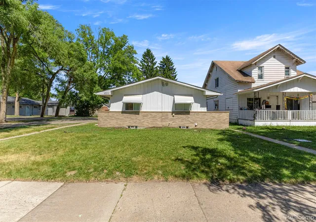 Listing Photo 4 - Condo for sale in building located at 4077 Columbus St, Wayne, MI 48184