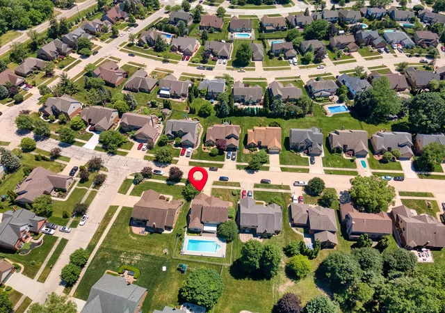Photo 4 of Single family home for sale at 20547 Windham Dr, Macomb, MI 48044 | MLS# 58050211346 | Listing updated on 2026-06-19