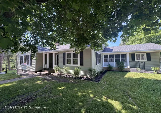 1st image of 200 S Fifth St, Roscommon, MI 48653 | MLS# 61050211347