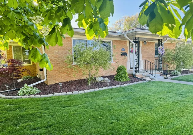 Photo 3 of Single family home for sale at 30601 Taylor St, Saint Clair Shores, MI 48082 | MLS# 58050211350 | Listing updated on 2026-06-20