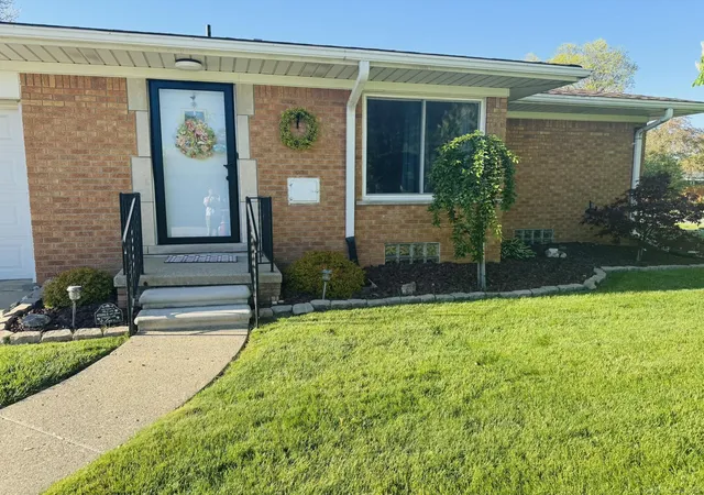 Photo 4 of Single family home for sale at 30601 Taylor St, Saint Clair Shores, MI 48082 | MLS# 58050211350 | Listing updated on 2026-06-20
