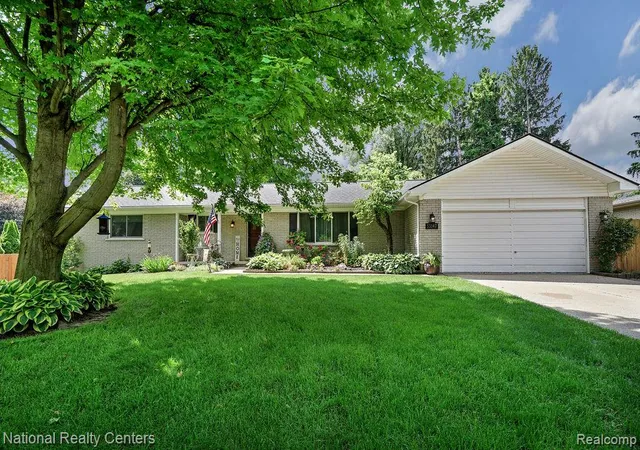Photo 1 of Sale Pending at 53147 Villa Cir, Shelby Township, MI 48316 | MLS# 20261044620 | Listing updated on 2026-07-30