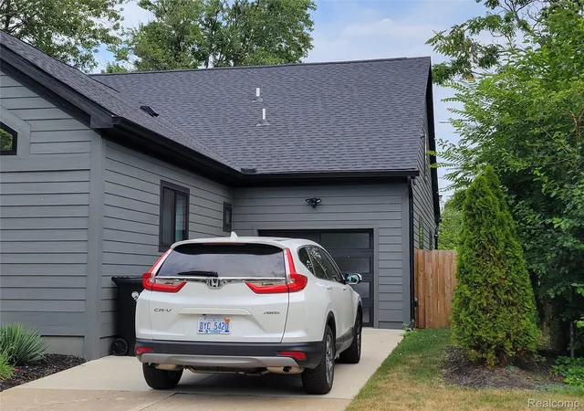 Photo 3 of Single family home for sale at 26514 Barrington St E, Madison Heights, MI 48071 | MLS# 20261044624 | Listing updated on 2026-08-30