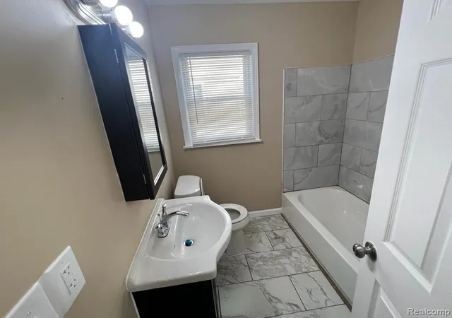 Photo 3 of Single family home for sale at 9091 Fielding St, Detroit, MI 48228 | MLS# 20261044625 | Listing updated on 2026-06-15