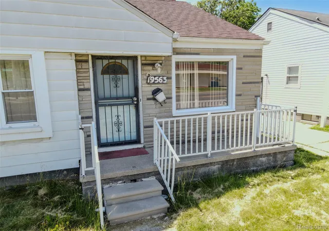 Photo 4 of Single family home for sale at 19563 Schoenherr St, Detroit, MI 48205 | MLS# 20261044629 | Listing updated on 2026-09-01