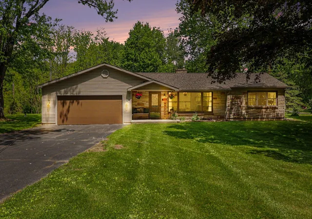 Homes for sale in Fredonia Township Calhoun, MI | 735 Lyon Lake Rd, Fredonia Township Calhoun, MI 49068 | MLS# 55026029322