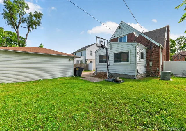 Photo 4 of Single family home for sale at 18939 Ohio St, Detroit, MI 48221 | MLS# 20261044633 | Listing updated on 2026-08-24