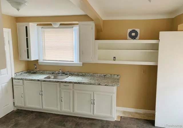 Photo 3 of Single family home for sale at 19790 Lahser Rd, Detroit, MI 48219 | MLS# 20261044634 | Listing updated on 2026-06-15