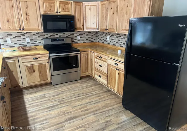 4th image of 265 Huron Forest Dr, Mio, MI 48647 | MLS# 20261044666