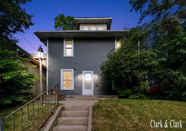 Photo 1 of Multi family home for sale at 437 Rosewood Ave Se, Grand Rapids, MI 49506 | MLS# 65026029338 | Listing updated on 2026-08-04