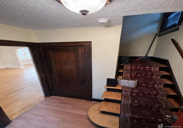 Photo 3 of Single family home for sale at 903 E 3rd Street, Royal Oak, MI 48067 | MLS# 20261044673 | Listing updated on 2026-10-04