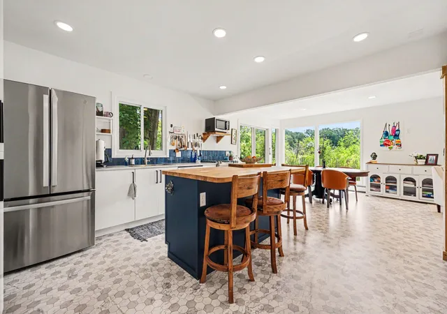 Photo 4 of Single family home for sale at 11482 Lakeshore Dr, Lakeview, MI 48850 | MLS# 65026029347 | Listing updated on 2026-07-15