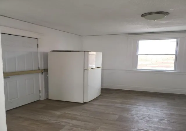 Listing Photo 4 - Condo for sale in building located at 6307 Woodrow St, Detroit, MI 48219