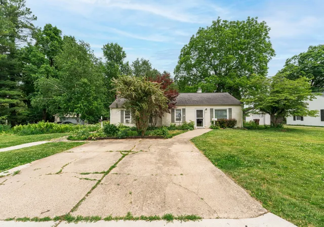 Listing Photo 4 - Condo for sale in building located at 117 Lincoln St, Marshall, MI 49068