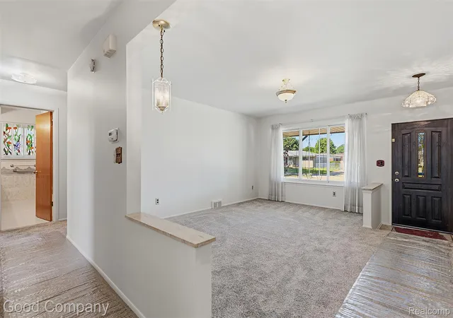 Photo 4 of Single family home for sale at 32848 Rugby Dr, Warren, MI 48088 | MLS# 20261044690 | Listing updated on 2026-08-25
