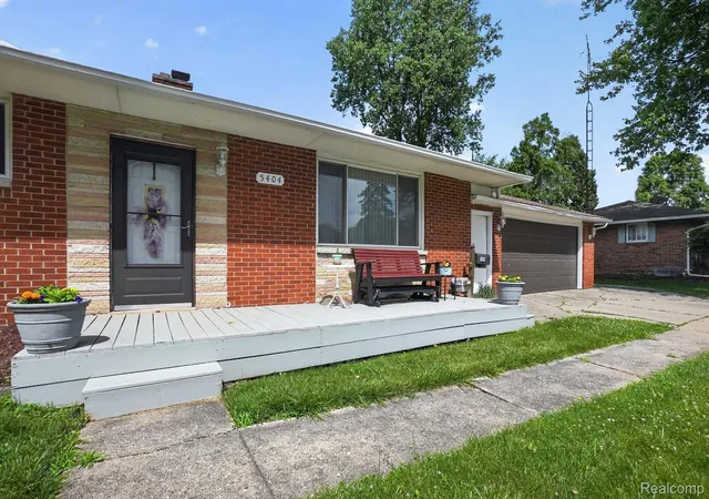 Photo 3 of Single family home for sale at 5404 Durwood Dr, Swartz Creek, MI 48473 | MLS# 20261044692 | Listing updated on 2026-06-19