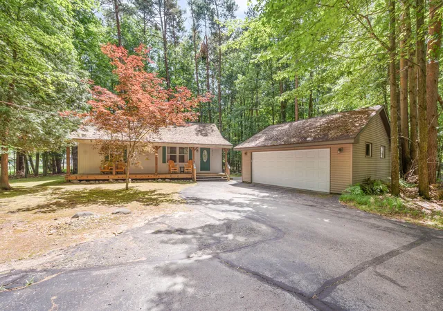 Homes for sale in Morton Township Mecosta, MI | 10513 Thornapple Dr, Morton Township Mecosta, MI 49346 | MLS# 72026029373
