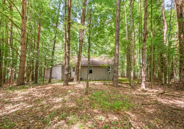Homes for sale in Morton Township Mecosta, MI | 10513 Thornapple Dr, Morton Township Mecosta, MI 49346 | MLS# 72026029373