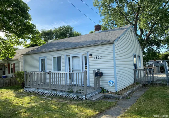 Photo 1 of Single family home for sale at 3822 Larchmont St, Flint, MI 48532 | MLS# 20261044705 | Listing updated on 2026-07-22