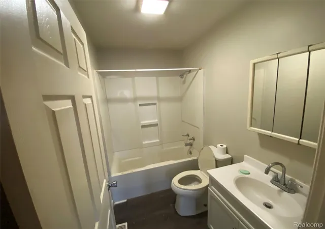 Photo 3 of Single family home for sale at 3822 Larchmont St, Flint, MI 48532 | MLS# 20261044705 | Listing updated on 2026-07-22