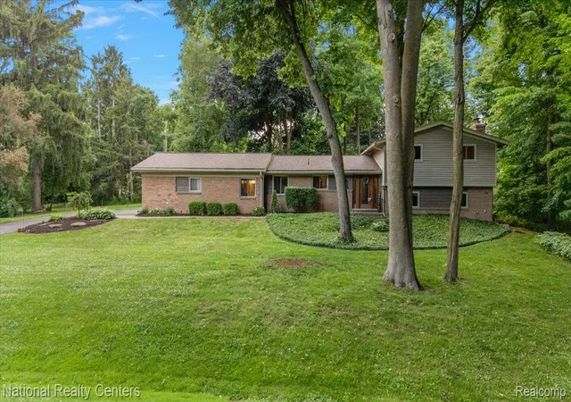 Photo 1 of Sale Pending at 21201 E Chigwidden St, Northville, MI 48167 | MLS# 20261044712 | Listing updated on 2026-08-04