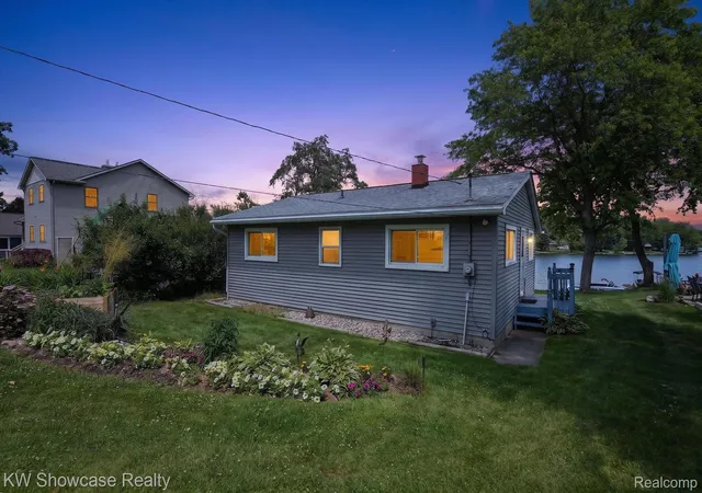 Photo 1 of Sale Pending at 5854 Bullard Rd, Fenton, MI 48430 | MLS# 20261044717 | Listing updated on 2026-09-11