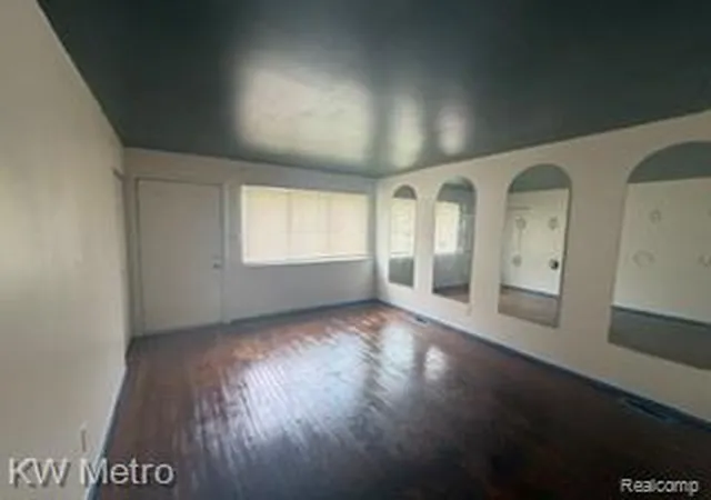 Photo 2 of Single family home for sale at 19394 Algonac St, Detroit, MI 48234 | MLS# 20261044733 | Listing updated on 2026-06-16