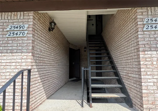 Photo 3 of Condo for sale at 25470 Quarter Deck St, Harrison Township, MI 48045 | MLS# 20261044743 | Listing updated on 2026-06-21
