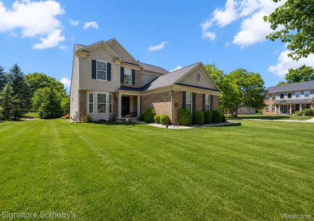 28th image of 997 River Rock Dr, Holly, MI 48442 | MLS# 20261044762