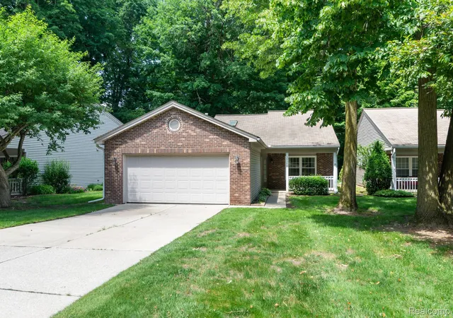 Listing Photo 1 - Condo for sale in building located at 39340 Armstrong Ln, Westland, MI 48185
