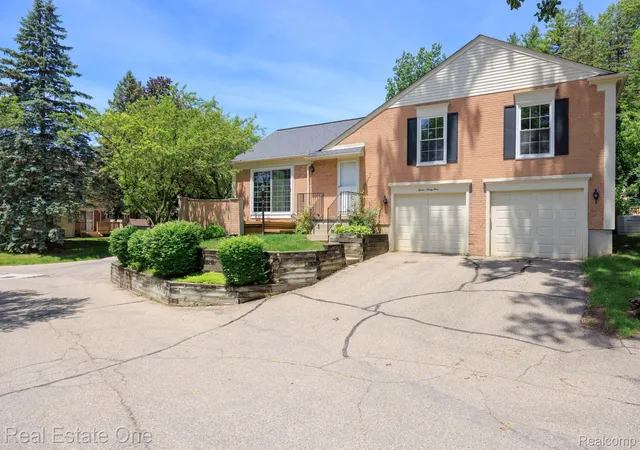 1st image of 1534 Hidden Valley Ln, Rochester Hills, MI 48306 | MLS# 20261044772
