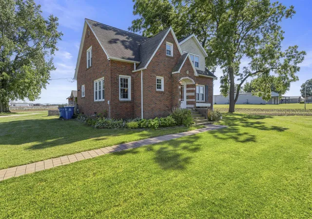 Photo 4 of Single family home for sale at 8040 Territorial Rd, Watervliet, MI 49098 | MLS# 69026029427 | Listing updated on 2026-06-15