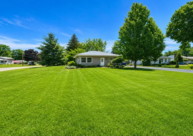 1st image of 301 Pepperidge Ln, Battle Creek, MI 49015 | MLS# 64026029431