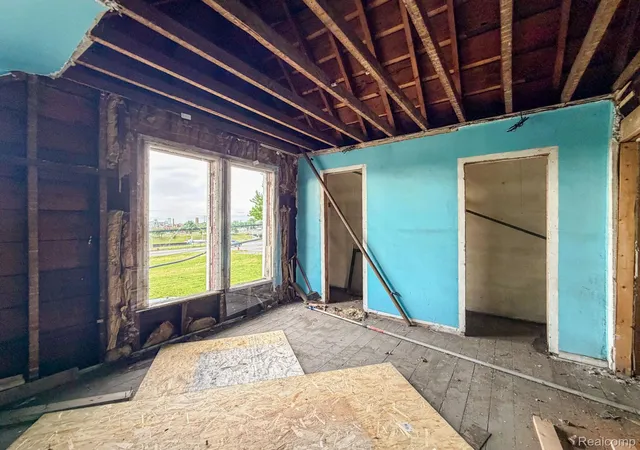 Photo 2 of Single family home for sale at 1726 Pine St, Detroit, MI 48216 | MLS# 20261044806 | Listing updated on 2026-06-17