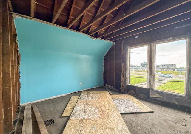 Photo 2 of Single family home for sale at 1726 Pine St, Detroit, MI 48216 | MLS# 20261044806 | Listing updated on 2026-06-17