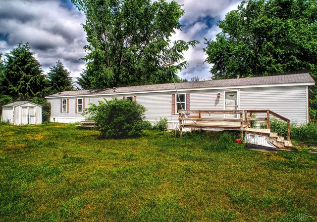 3rd image of 1128 Rashell Dr, Crystal, MI 48818 | MLS# 61050211426