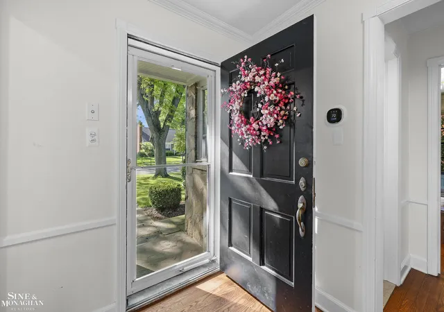 3rd image of 8 Radnor Cir, Grosse Pointe Farms, MI 48236 | MLS# 58050211427