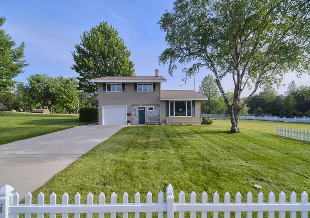 2nd image of 597 Browning Ave, Manistee, MI 49660 | MLS# 67026029439