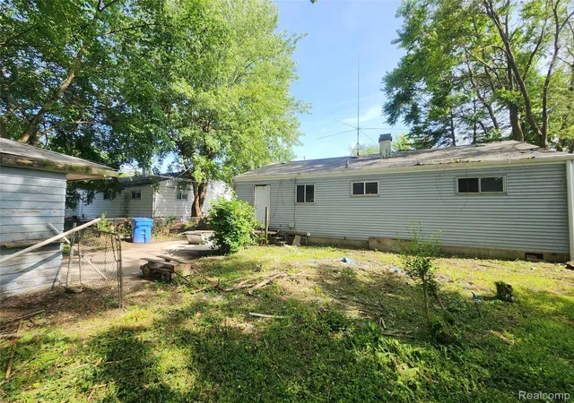 Photo 3 of Single family home for sale at 3719 Toepfer Rd, Warren, MI 48091 | MLS# 20261044826 | Listing updated on 2026-06-17