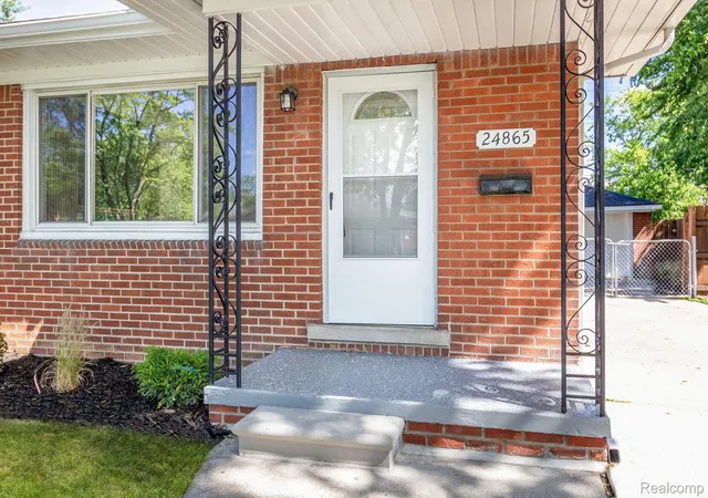3rd image of 24865 Ridgecroft Ave, Eastpointe, MI 48021 | MLS# 20261044842